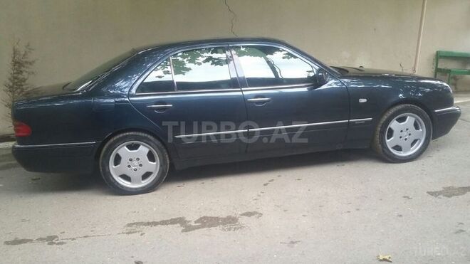 Mercedes E 240 1999, 221,000 km - 2.4 l - Bakı