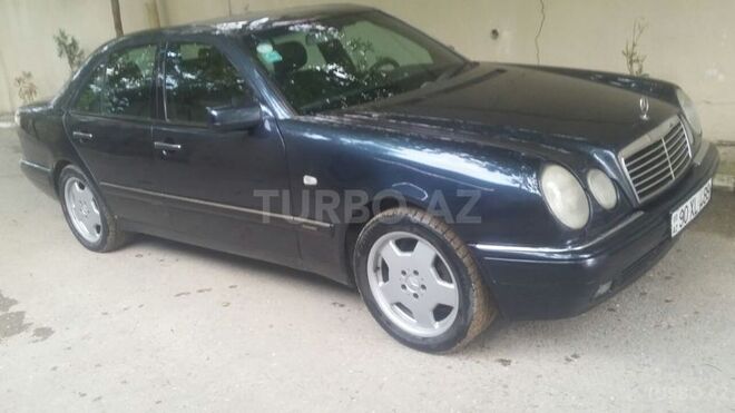 Mercedes E 240 1999, 221,000 km - 2.4 l - Bakı
