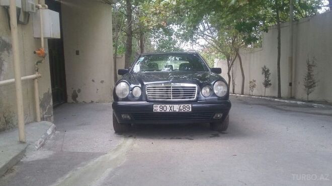 Mercedes E 240 1999, 221,000 km - 2.4 l - Bakı