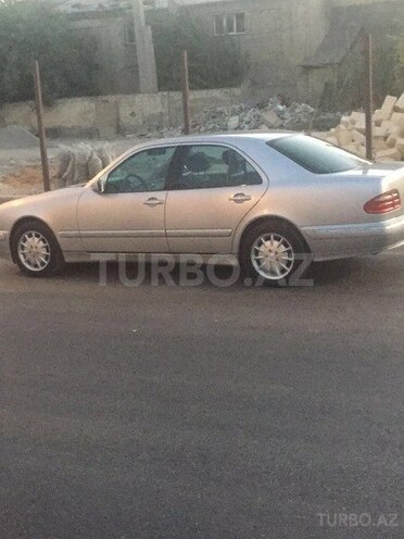Mercedes E 240 1999, 167,000 km - 2.4 l - Bakı