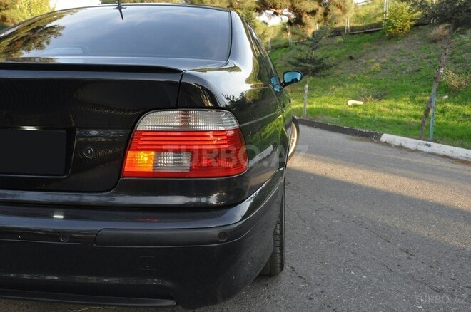 BMW 530 2001, 290,000 km - 3.0 l - Bakı