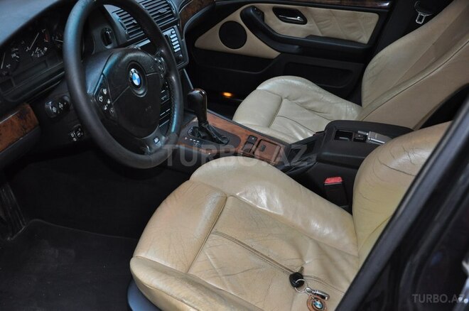 BMW 530 2001, 290,000 km - 3.0 l - Bakı