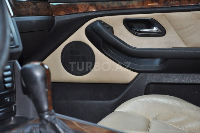 BMW 530 2001, 290,000 km - 3.0 l - Bakı