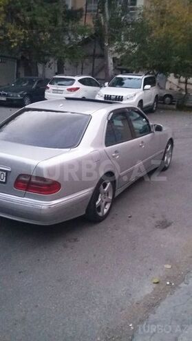 Mercedes E 270 1999, 323,723 km - 2.7 l - Bakı