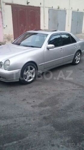 Mercedes E 270 1999, 323,723 km - 2.7 l - Bakı