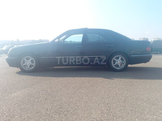 Mercedes E 240 2000, 233,000 km - 2.4 l - Bakı