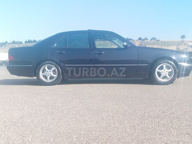Mercedes E 240 2000, 233,000 km - 2.4 l - Bakı