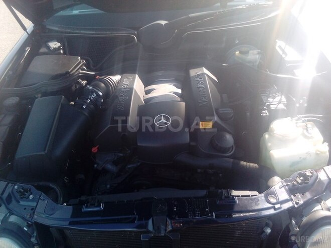 Mercedes E 240 2000, 233,000 km - 2.4 l - Bakı