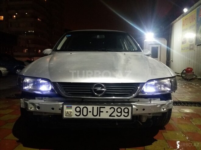 Opel Vectra 2001, 200,000 km - 2.0 l - Bakı