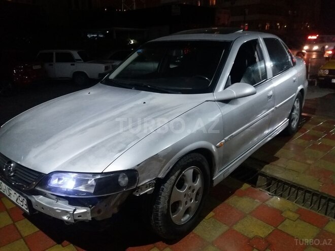 Opel Vectra 2001, 200,000 km - 2.0 l - Bakı