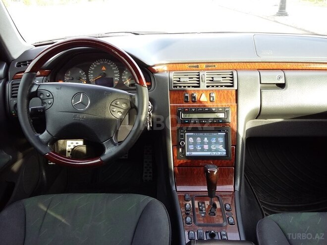 Mercedes E 280 2000, 243,000 km - 2.8 l - Bakı