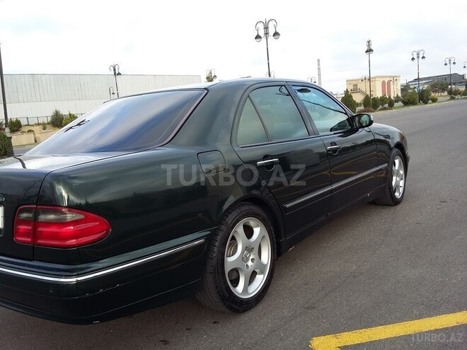 Mercedes E 280 2000, 243,000 km - 2.8 l - Bakı