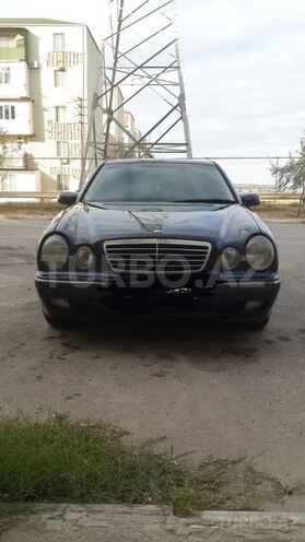 Mercedes E 220 2000, 223,000 km - 2.2 l - Bakı