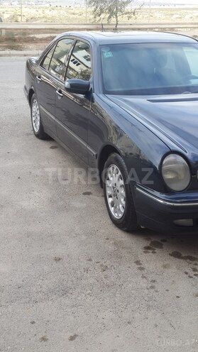 Mercedes E 220 2000, 223,000 km - 2.2 l - Bakı