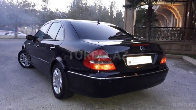 Mercedes E 270 2003, 302,200 km - 2.7 l - Bakı