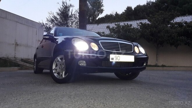 Mercedes E 270 2003, 302,200 km - 2.7 l - Bakı