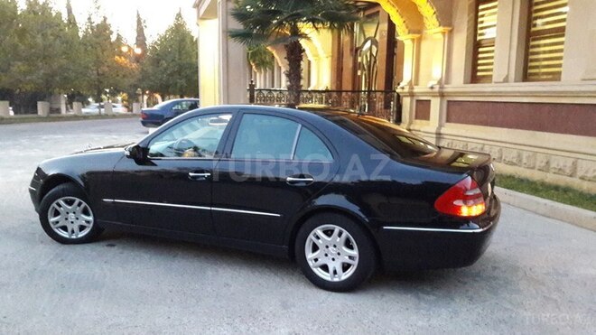 Mercedes E 270 2003, 302,200 km - 2.7 l - Bakı