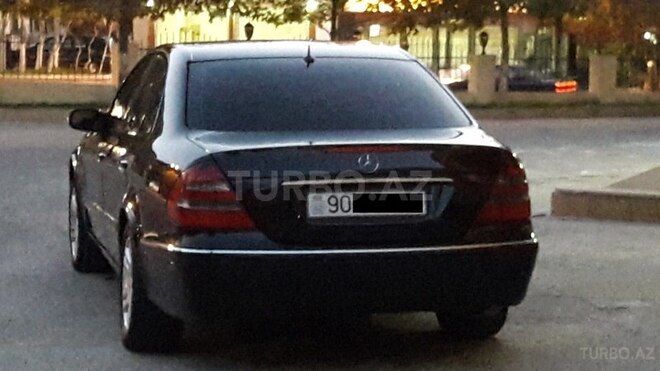Mercedes E 270 2003, 302,200 km - 2.7 l - Bakı