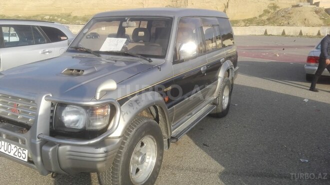 Mitsubishi Pajero 1995, 293,000 km - 2.8 l - Bakı