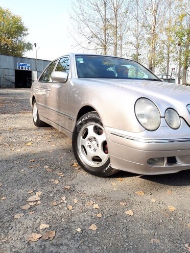 Mercedes E 260 2002, 191,200 km - 2.6 л - Qəbələ