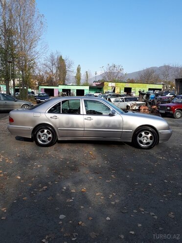 Mercedes E 260 2002, 191,200 km - 2.6 л - Qəbələ
