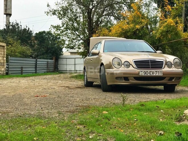 Mercedes E 220 2000, 294,000 km - 2.2 l - Bakı