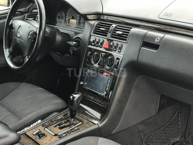 Mercedes E 220 2000, 294,000 km - 2.2 l - Bakı
