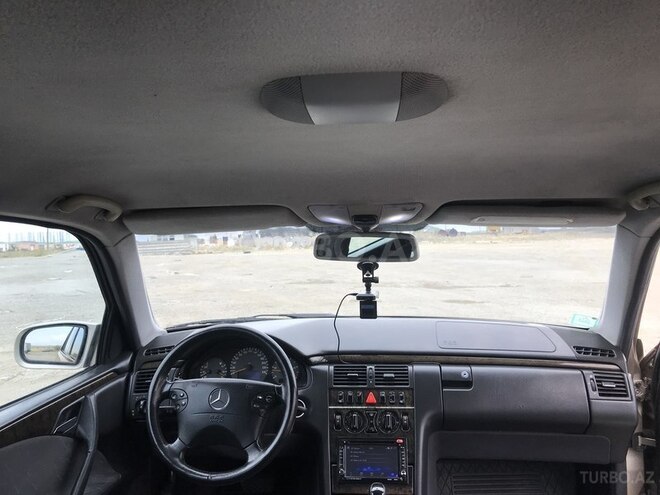 Mercedes E 220 2000, 294,000 km - 2.2 l - Bakı