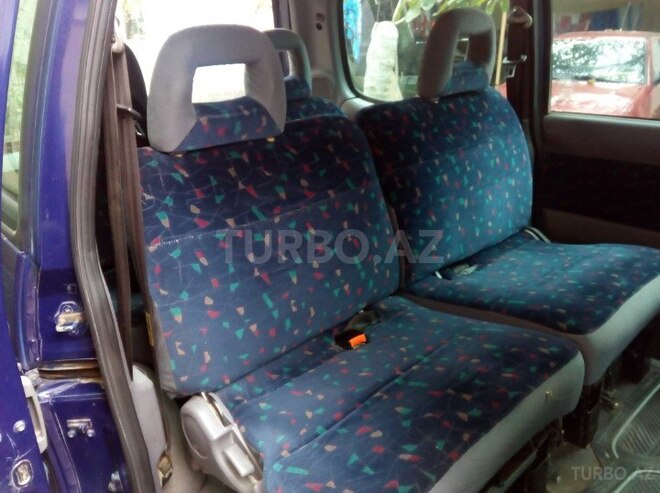 Nissan Serena 2000, 185,000 km - 1.6 l - Qusar