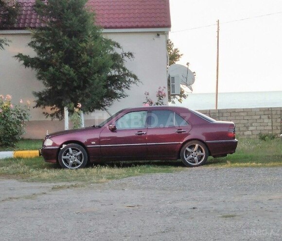 Mercedes C 240 1998, 188,000 km - 2.4 l - Bakı