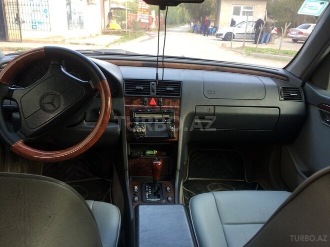 Mercedes C 230 1997, 300,000 km - 2.3 l - Sumqayıt