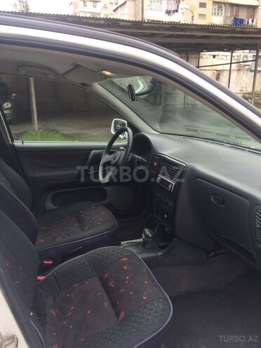 Volkswagen Polo 1998, 249,576 km - 1.6 l - Bakı