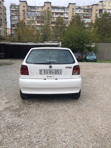 Volkswagen Polo 1998, 249,576 km - 1.6 l - Bakı