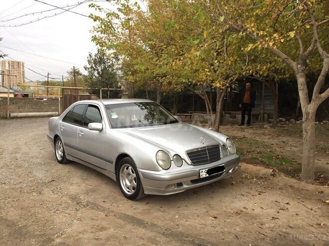 Mercedes E 200 2000, 298,000 km - 2.0 l - Bakı