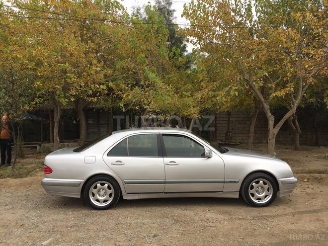 Mercedes E 200 2000, 298,000 km - 2.0 l - Bakı