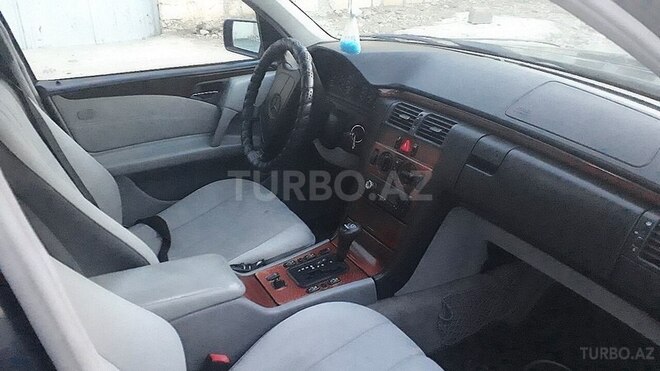 Mercedes E 200 1999, 380,000 km - 2.0 l - Gəncə