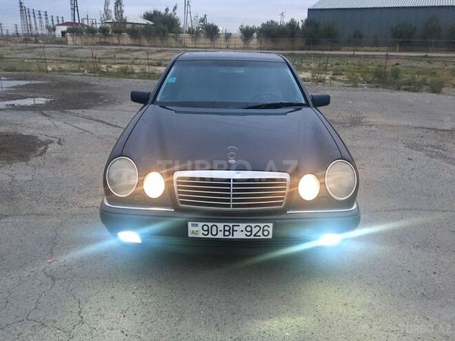 Mercedes E 240 1998, 288,738 km - 2.4 l - Bakı