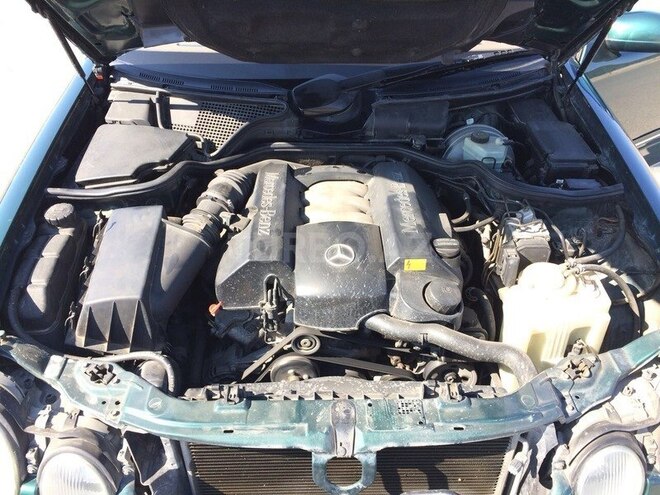 Mercedes E 280 1999, 246,000 km - 2.8 l - Bakı