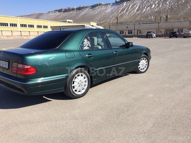 Mercedes E 280 1999, 246,000 km - 2.8 l - Bakı