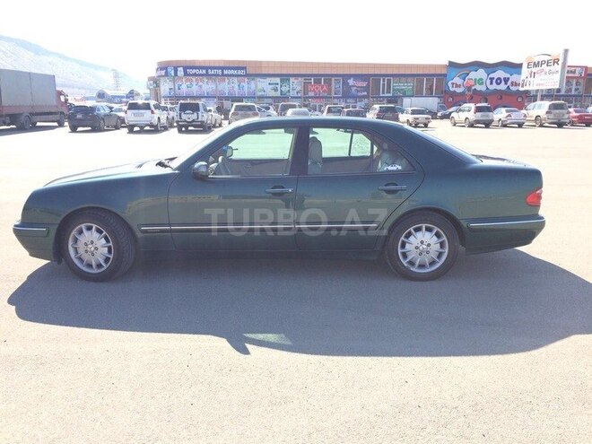 Mercedes E 280 1999, 246,000 km - 2.8 l - Bakı