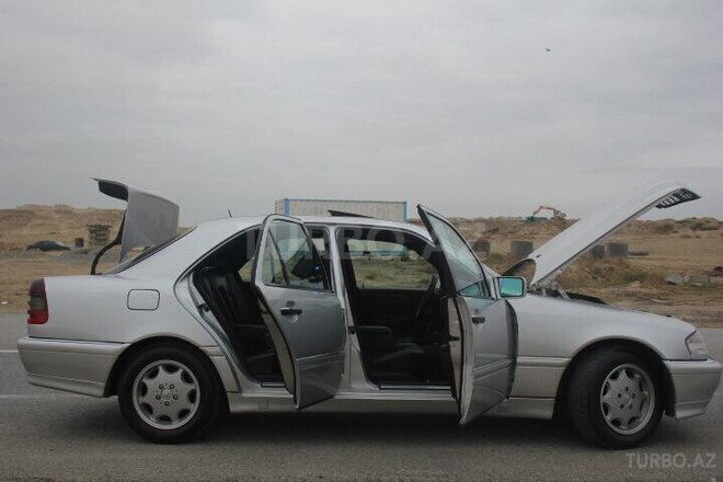 Mercedes C 230 2000, 186,000 km - 2.3 l - Bakı