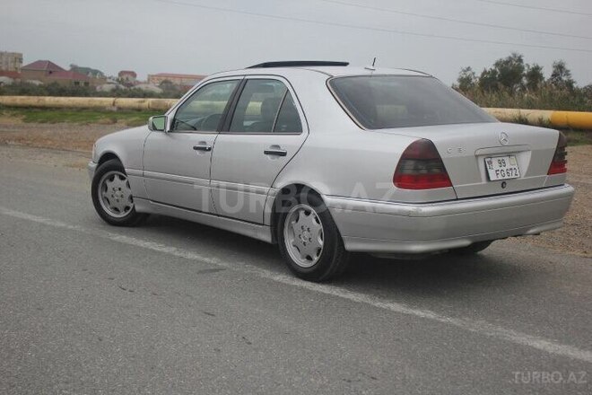 Mercedes C 230 2000, 186,000 km - 2.3 l - Bakı
