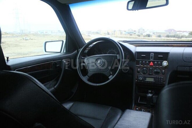 Mercedes C 230 2000, 186,000 km - 2.3 l - Bakı