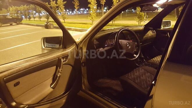 Mercedes C 220 2000, 405,000 km - 2.2 l - Sumqayıt