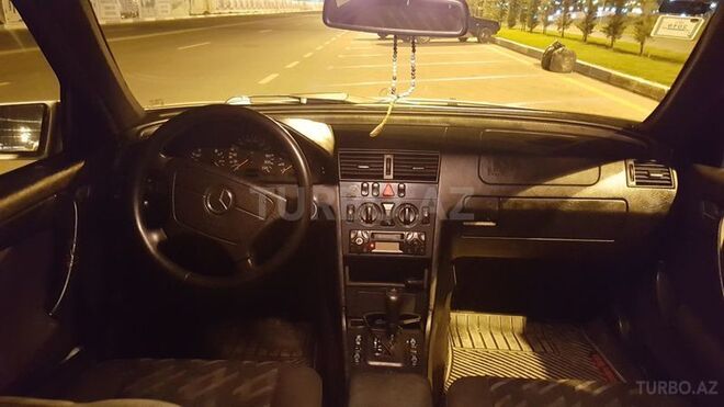 Mercedes C 220 2000, 405,000 km - 2.2 l - Sumqayıt