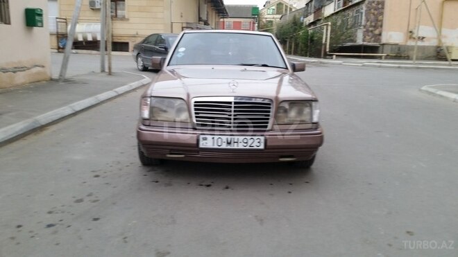 Mercedes E 280 1993, 320,445 km - 2.8 l - Bakı
