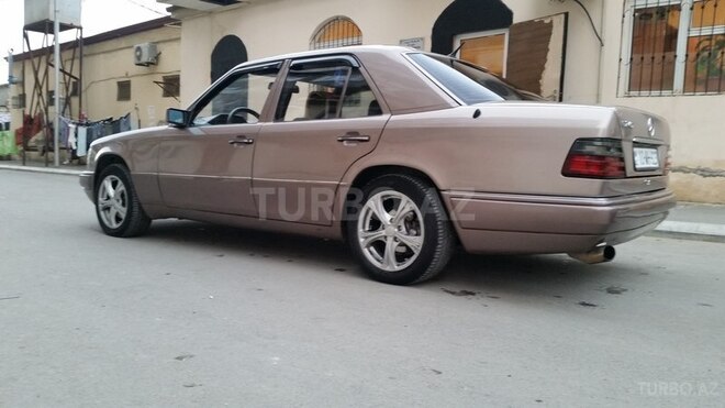 Mercedes E 280 1993, 320,445 km - 2.8 l - Bakı