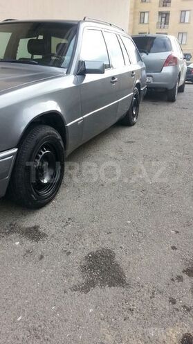 Mercedes E 280 1995, 215,000 km - 2.8 л - Bakı
