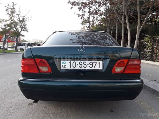 Mercedes E 230 1995, 264,000 km - 2.3 l - Bakı