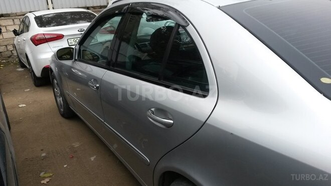 Mercedes E 270 2002, 250,000 km - 2.7 l - Bakı
